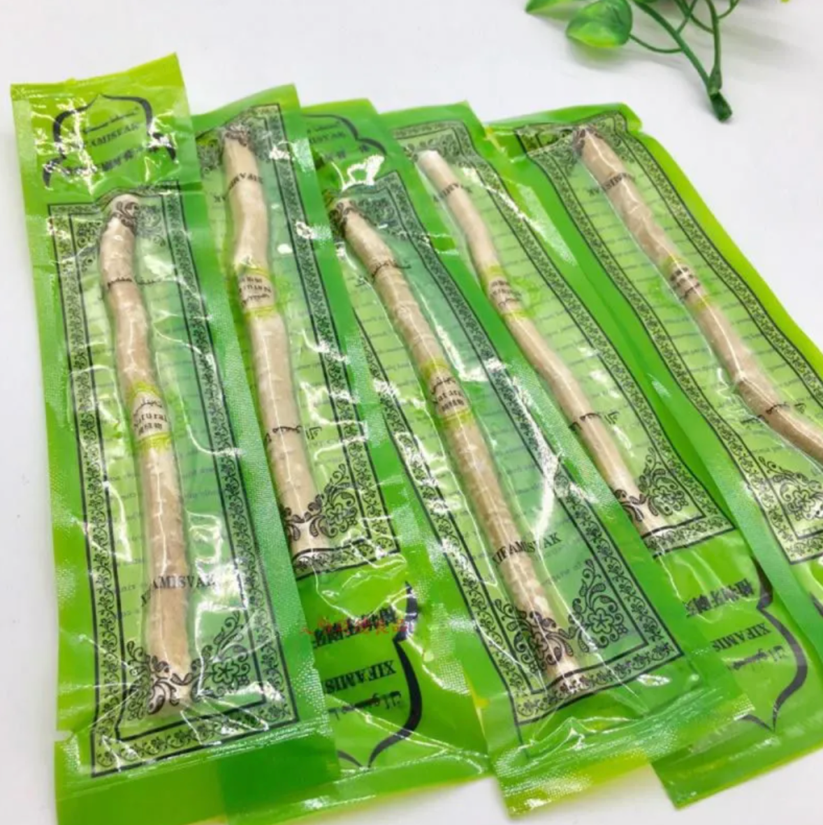 Miswak Natural Tooth Cleaning Stick Traditional Chewing Toothbrush