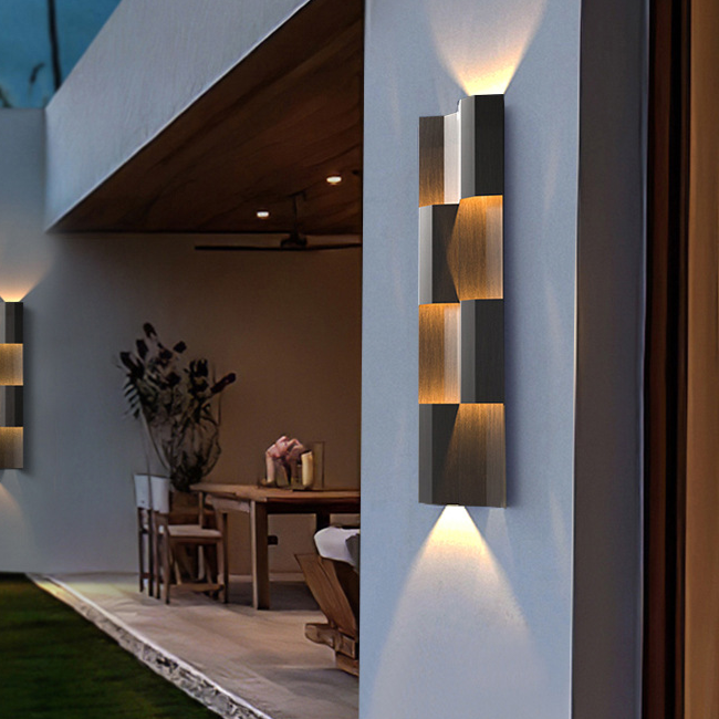 Decorative Solar LED Wall Light Outdoor Use Lighting Lamp