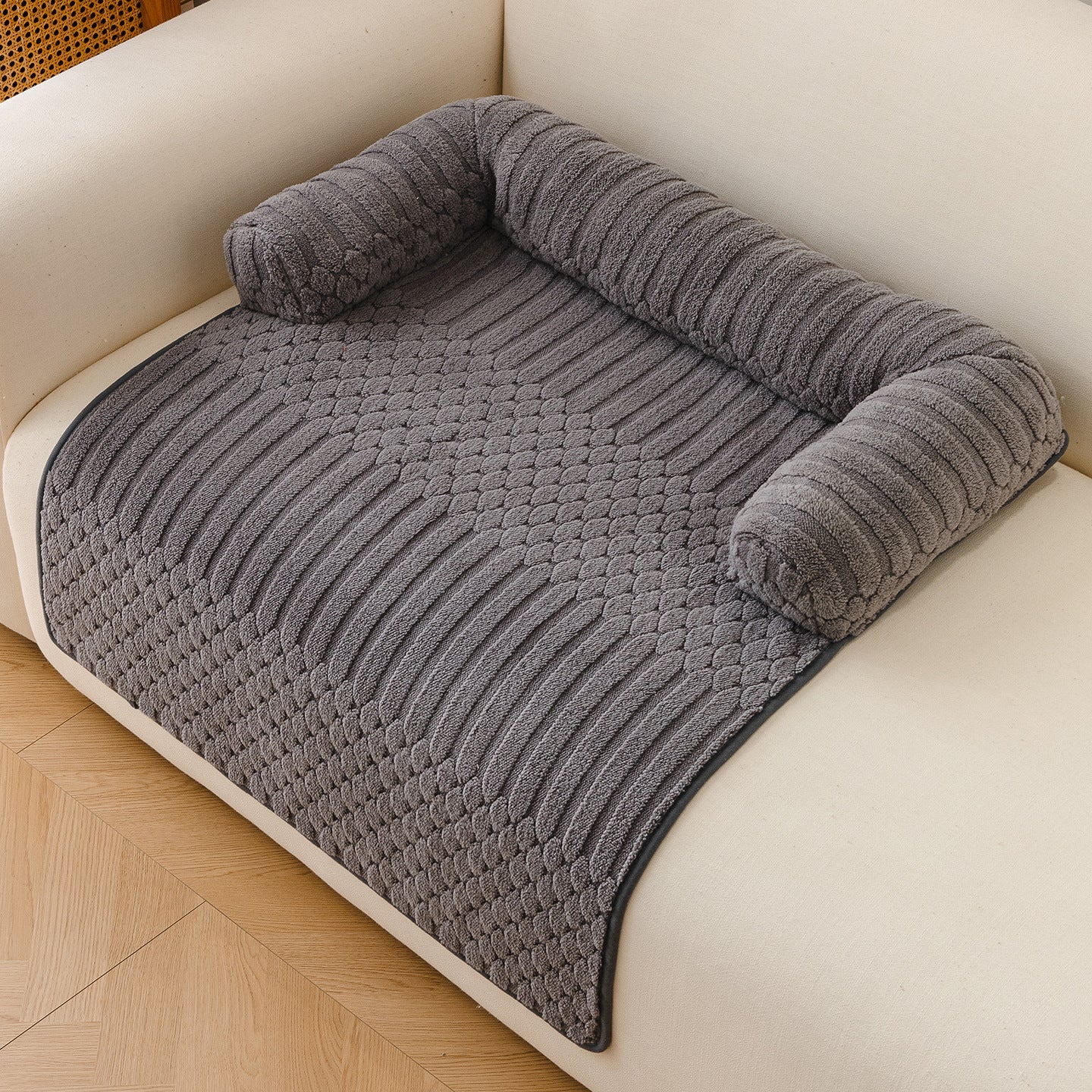 Soft Pet Bed Mat Non Slip Base Washable Sleeping Mat for Dogs and Cats