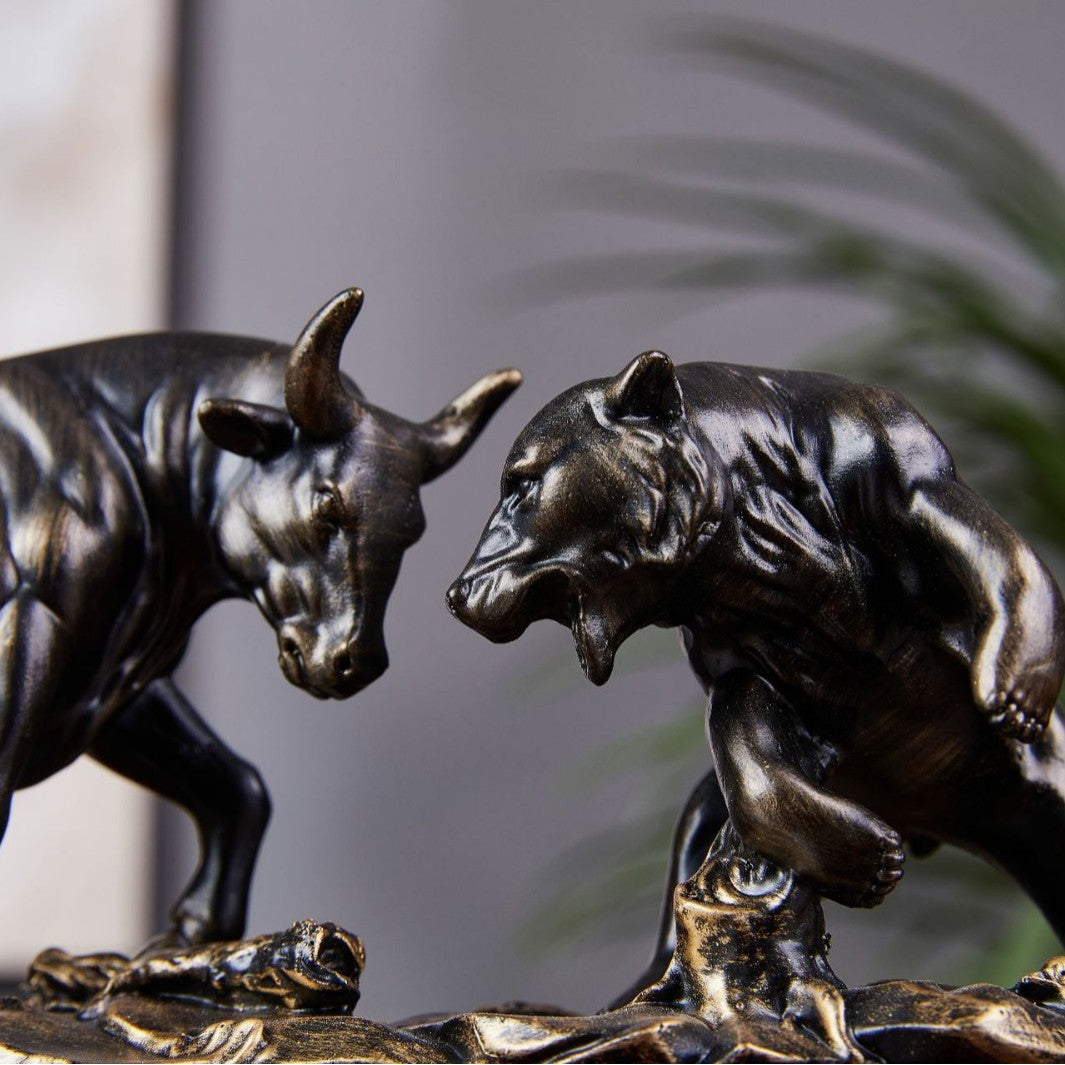 Cow and Bear Resin Statue Desk Ornament Home Decoration