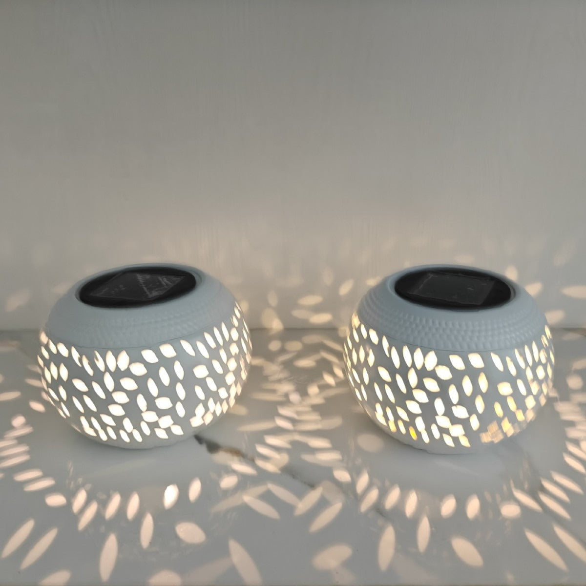 Solar Powered Outdoor Garden Light Lamp