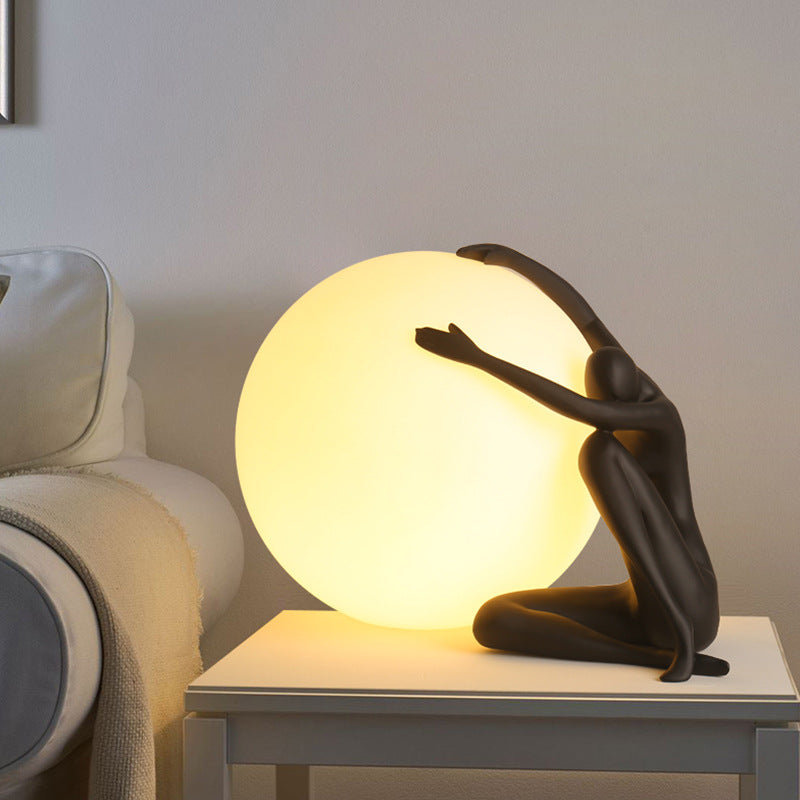 Human-shaped Ball-holding Desk Lamp Light